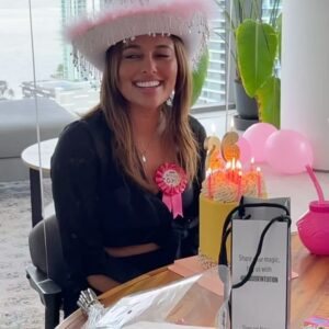 Soma Bhatia Instagram - It’s my birthday 💕 I’m 62??!!! 😂 Thanks for all the bday wishes & I am so grateful for everyone in my life. Thanks for loving me and celebrating me. I feel so lucky. #26thbirthday