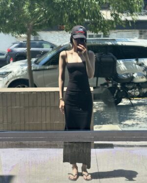 Son Na-eun Instagram - 🪴🌷🌼🍑🍓🖤