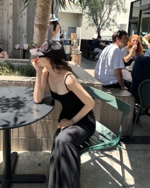 Son Na-eun Instagram - 🪴🌷🌼🍑🍓🖤
