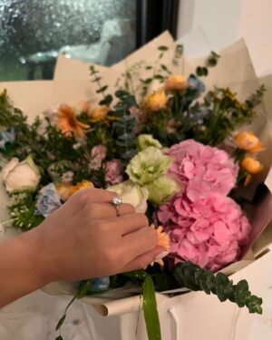 Son Yeon-jae Instagram - Happy Anniversary🤍