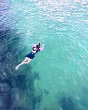 Song Ga-in Instagram - 여름엔 물놀이지 !!!!! 🏖️
#스노쿨링 🩵