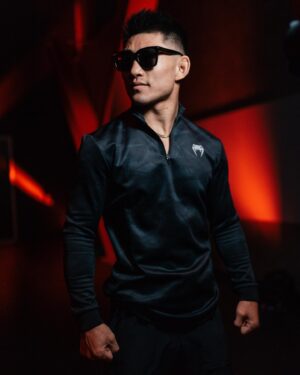 Song Yadong Instagram - Media day~🤘🤘🤘
#ufcfightnight72 #songyadong