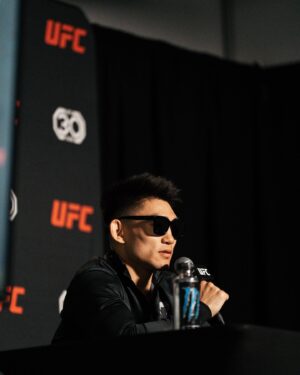 Song Yadong Instagram - Media day~🤘🤘🤘
#ufcfightnight72 #songyadong