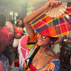 Sonia Rolland Instagram - Tournage 🎬🎥✨

📌 Bloc 2 de @tropiquescriminelsofficiel 

Sous la direction de la merveilleuse @mhcopti 💫

📸 @fabien_sauvaitre 

#TropiquesCriminels #Tournage saison6 @federationstudios @france.tv #Martinique #Madinina