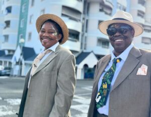 Sonia Rolland Instagram - Allez, on chasse un peu les nuages… 🌬️
.
Ici ça tourne. On évoque le Carnaval, le mariage burlesque… on rit, on découvre, on s’émerveille… bref, le temps d’un clap, on sort de cette période anxiogène. 🎥☀️🌴
.
#Tournage #OnSet #TropiquesCriminels #Madinina #Martinique #Carnaval #Caribbean #WestIndies @federationstudios @francetelevisions