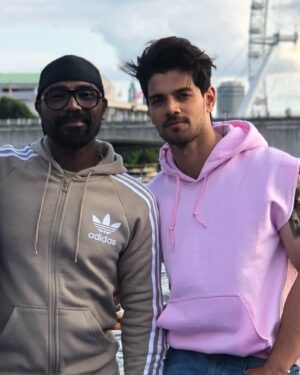 Sooraj Pancholi Instagram - #ThrowBack 🇬🇧🎥 @remodsouza 🕺🏽