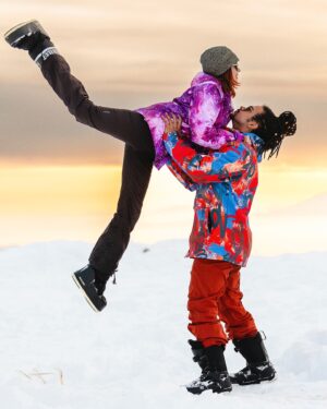 Sophia Abrahão Instagram - Que dia, Chile 🇨🇱❤️❄️ 

Muito obrigada @km0rental, por tornar a nossa viagem ainda mais incrível ✨

🏂 @km0rental 
📸 @fotografobrasileironochile
