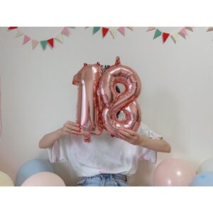 Sora Tamaki Instagram - .

18歳になりました。

いつも温かい応援ありがとうございます。
皆さんに喜んでいただけるようなお知らせができるように精一杯頑張ります。
これからもよろしくお願いします！

そして今年も、大好きな現場で誕生日を迎えることができました。幸せ者です。
18歳、良いスタートが切れました🏃🏻‍➡️

#田牧そら