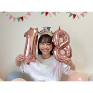 Sora Tamaki Instagram - .

18歳になりました。

いつも温かい応援ありがとうございます。
皆さんに喜んでいただけるようなお知らせができるように精一杯頑張ります。
これからもよろしくお願いします！

そして今年も、大好きな現場で誕生日を迎えることができました。幸せ者です。
18歳、良いスタートが切れました🏃🏻‍➡️

#田牧そら