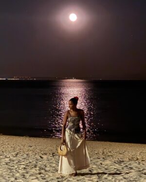 Soraia Tavares Instagram - Date night 🌙🌹 

#luacheia #capricciosa #cascais #fullmoon