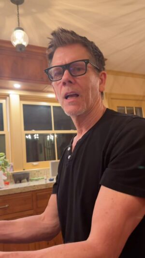 Sosie Bacon Instagram - As a 32 year old woman, I do still get lectures from my parents regarding my horrific texting antics. And if you've ever texted with me, I think you'd agree.
