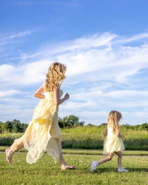 Spencer Locke Instagram - Our mini mes 💙💛💙💛
@nicoleschaafphoto is magical. Summer of 24