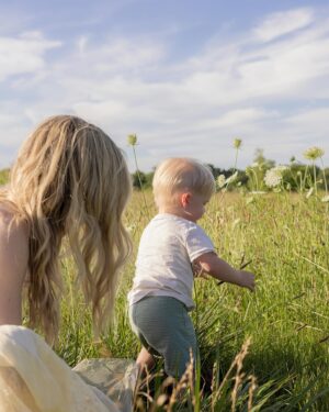 Spencer Locke Instagram - Our mini mes 💙💛💙💛
@nicoleschaafphoto is magical. Summer of 24