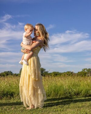 Spencer Locke Instagram - Our mini mes 💙💛💙💛
@nicoleschaafphoto is magical. Summer of 24