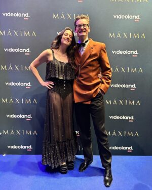Splinter Chabot Instagram - Première Máxima 👑💖 Samen met de fam even HEEL ERG FAN ZIJN van (schoon)zusje Joosje, want zij is een van de geweldige regisseurs van deze fantastische serie (écht oprecht een geweldige serie!!!) 💖🤩🥂🎉👑

Mijn kleding: van lieve @tommydriessen 💖

Foto 1: fammmm (alleen Mautje kon er niet bij zijn 💖) door de enige echte @edwinsmulders 🎉
Foto 2: FANGIRLLLLL VAN JOOSJE DUK ZIJN @joosjeduk 
Foto 3: Sebassie en Joosje 💖 
Foto 4: Nog meer Joosje
Foto 5: Máxima @videolandonline