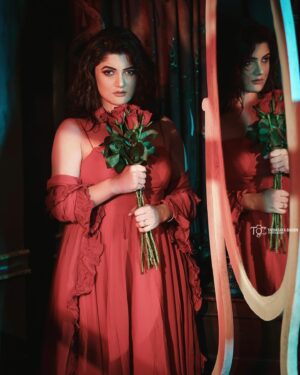 Srabanti Chatterjee Instagram - @srabanti.smile 
@horeayan 
@navinmakeupartist 
@reelswalebhaiya_abir 
@canonindia_official 
Camera Canon EOS R5
Lens Canon 70-200. 2.8
#VibeWithCanon
#CANwithCanon
#TathagataGhoshPhotography