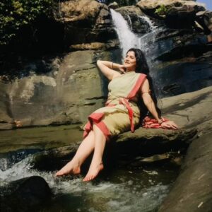 Srabanti Chatterjee Instagram - She looks like art, in the form of poem......

#nature #naturelovers