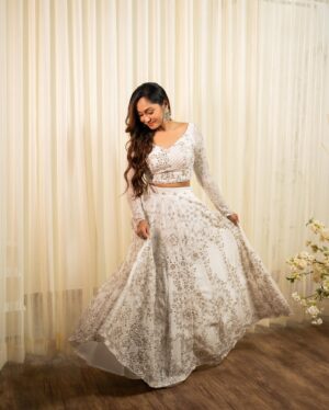 Sreethu Krishnan Instagram - Hey beautiful people 😍❤️

Outfit & Styling @harshikaa.04
Photography @shotsbyharsha
Makeup @teddy_palette
Hair @brides_of_saj 

#sreethukrishnan