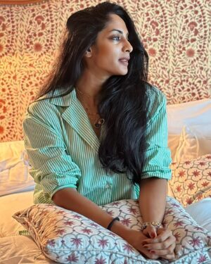 Sriya Reddy Instagram - Something about an empty chair ….. ! 📸 @hazilmjalal