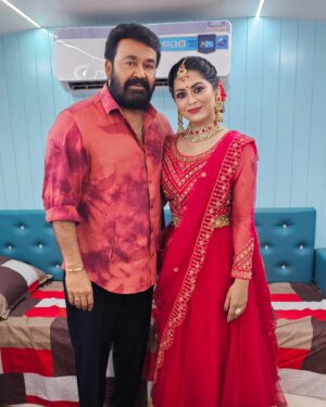 Sruthi Lakshmi Instagram - ലാലേട്ടൻ ❤️❤️❤️❤️❤️❤️ @mohanlal

Bigg Boss season 6 grand finale ❤️❤️❤️ 
 @asianet❤️❤️
 
#mohanlal #biggboss #dance #artist
