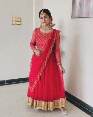 Sruthi Lakshmi Instagram - ലാലേട്ടൻ ❤️❤️❤️❤️❤️❤️ @mohanlal

Bigg Boss season 6 grand finale ❤️❤️❤️ 
 @asianet❤️❤️
 
#mohanlal #biggboss #dance #artist
