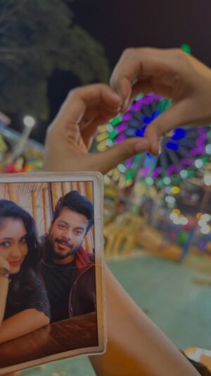 Sruthi Shanmuga Priya Instagram - The most hardest year I’ve ever faced in my life but I was never alone in this. It was always you my love. @arvind__shekar . Not even a minute or a second  you were missed sweetheart . Every moment was with you in this healing journey and you were right beside me giving me so much strength and power to face this world all by myself. You sent me beautiful people in my life as friends, family and even random people that I came across also showed me only love and kindness. Thanks to all those lovely hearts. And now see how many memories we’ve made together. Carrying your picture in hand and memories in my heart has made me stronger day by day and given me strength to move forward besides the emotional breakdowns I’ve faced this year. This year has given me so many lessons and a different perspective about life. Taking and accepting life in a better way and hoping you’re very peaceful and happy wherever you are , I’m gonna keep sending you so much love, prayers and blessings through every good thing I do here. I very well know that you’re gonna be here for me the moment I need you coz you’re my darling GUARDIAN ANGEL. Through all the prayers we send you, be at peace my love. You’re forever loved and remembered, you live in all our hearts and you’ll be celebrated you beautiful soul. No doubt about your presence since you give me so many signs and I’m marking this very strongly on this day to people who grieve about loss. Your loved ones(ancestors ) will never leave you alone as they protect you very closely. They love you so much and hate seeing you with low energy or being sad. They only love seeing you happy and leading your life the way you wanted. So make them proud by your actions. They’ll surround you as angels. Trust this and you can feel them anytime. Pray for them and today you pls pray for my guardian angel to be peaceful at his happy place. Loads of love ❤️ 

~Aravind’s Sruthi ♾️🦋

And I mean every lyric in this song Aravind, death can never part us away since we are soulfully connected. Loving you with all my heart my dear soulmate 😘
மரணமே பயந்திடும்
தூரத்தில் நாமும் வாழ்கின்றோம்
மனித நிலை தாண்டிபோகிறோம் 
இனி நமக்கென்றும் பிரிவில்லையே! ♾️💯