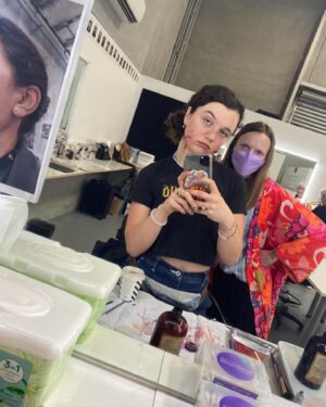 Stefania LaVie Owen Instagram - Mitzi’s magic 🪄❤️ many hours were spent in the hair and make up chair (aka the therapy chair) @mitzi_doney my hair and makeup artist 🧑🏻‍🎨🫡🙌 the hysterical laughter from sleep deprivation, the tears, the deep chats and singalongs kept me going. Love my Mitzi 🫶 @sweettoothnetflix