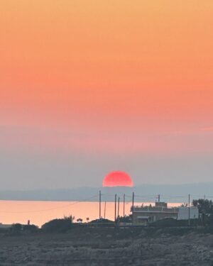 Stefano Accorsi Instagram - Qui tramonta così 🌅 ☀️🌊