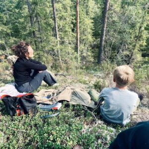 Steinar Sagen Instagram - Skogens gull leverer. 

@catrinsagen 
@naturkompaniet.no 
@reviroslo 
@radium_instruments_norge 
@nortent_of_norway 
@helleknives