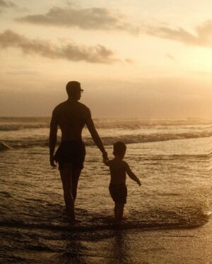 Stéphane Rodrigues Instagram - Golden hour with him 🤍 ✨ 
•
#dadandson #love #bali