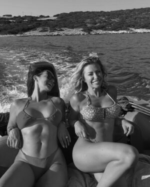 Stéphanie Clerbois Instagram - La vie est faite d’émotions. 
Ne cherchez pas à les fuir, vivez-les.🇬🇷🤍🧿