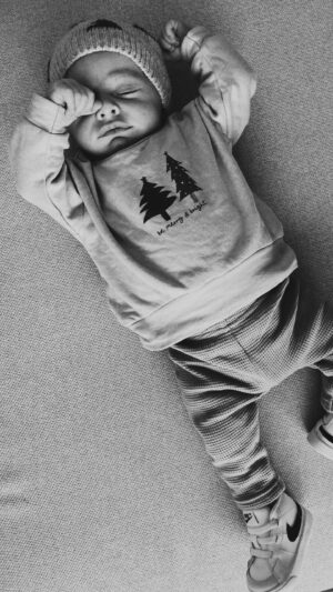 Stéphanie Durant Instagram - Bonjour le monde ♥️ Il est temps de vous présenter ce petit être qui a chamboulé nos vies 🥺💛 20.10.2021