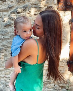 Stéphanie Durant Instagram - Ma première fête des mamans 🥺😭 
Un amour inconditionnel ♾Je t’aime mon fils ♥️