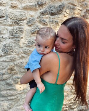 Stéphanie Durant Instagram - Ma première fête des mamans 🥺😭 
Un amour inconditionnel ♾Je t’aime mon fils ♥️