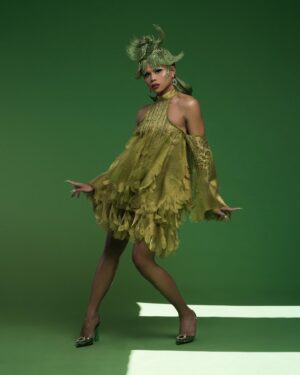 Stephanie Prince Instagram - Put me on TOP of your dish! You’re the dish 😜 
•
•
Outfit @_thesukidoll 
Photo @eluvieracosta
Nails @nailed.by.indigo 
Hair inspired by @jeanbaptiste.santens 
#canadasdragrace @canadasdragrace