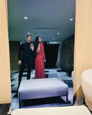 Stephanie Sigman Instagram - • S A T U R D A Y • 
Mama & Papa showered to go to an award show @ccrealtv celebrating @on_the_roam nomination 

Gracias Nat por tu vestido de @hualingerie ❣️💞
Mi anillo de @cealcuadrado🩶
Make up @carolagmakeup 🔥