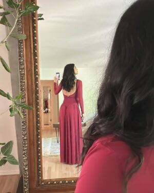 Stephanie Sigman Instagram - • S A T U R D A Y • 
Mama & Papa showered to go to an award show @ccrealtv celebrating @on_the_roam nomination 

Gracias Nat por tu vestido de @hualingerie ❣️💞
Mi anillo de @cealcuadrado🩶
Make up @carolagmakeup 🔥