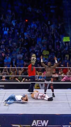 Stephon Strickland Instagram - AEW World Champion @swerveconfident hit @bryanldanielson with the House Call during #AEWDynamite!