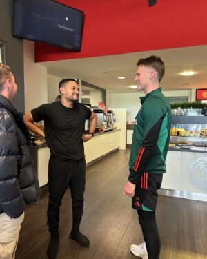 Steven Bartlett Instagram - On cloud 9!! Spent some time at Carrington recently - as a lifelong fan of @manchesterunited, it was absolutely surreal. So so surreal. In all of the conversations with the player’s and with management they expressed how much this game today meant! Being there to see them win today and lift the trophy was one of my best moments as a United fan! Memories i’ll never forget and probably tell my kids about. Grateful to be there today to watch them win! 🏆👊🏾❤️