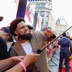Steven Caple Jr. Instagram - Transformers ROTB is out now ✌🏽🖤