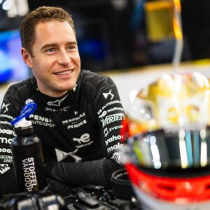 Stoffel Vandoorne Instagram - Formula E season 10 over and out ☑️ An eventful final race weekend in London but we got the job done and secured 3rd place in the Teams Championship. Thanks @ds_penske_fe for the past 2 seasons! Onwards and upwards to new adventures 👊🏼