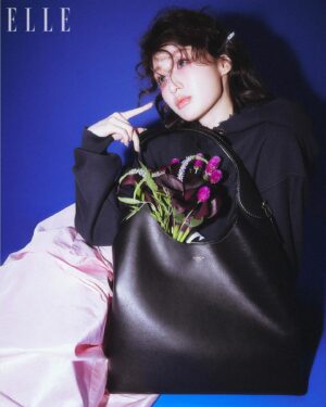 Stuart Vevers Instagram - #CoachFall24 bags are ready for their closeup. 💐 #JoHyeJoo (styled in our runway ready-to-wear) shows off the Brooklyn Bag, Times Square Tabby and Empire Carryall for @ellekorea.
 Editor: Jaye Lee Videographer: Kim Yejin Photographer: Go Wontae Fashion Stylist: Team Chloe Hair Stylist: Lee Hyeyoung Makeup Artist: Jung Suyeon Set Stylist: ONDOH Assistant: Jeon Hyeyoom

#CoachNY