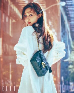 Stuart Vevers Instagram - #CoachFall24 bags are ready for their closeup. 💐 #JoHyeJoo (styled in our runway ready-to-wear) shows off the Brooklyn Bag, Times Square Tabby and Empire Carryall for @ellekorea.
 Editor: Jaye Lee Videographer: Kim Yejin Photographer: Go Wontae Fashion Stylist: Team Chloe Hair Stylist: Lee Hyeyoung Makeup Artist: Jung Suyeon Set Stylist: ONDOH Assistant: Jeon Hyeyoom

#CoachNY