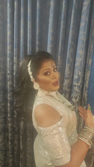 Sudha Chandran Instagram - Before an event in Indore insta reel toh banta hai boss
.
..@sudhaachandran 
.#viralreels #viralvideos #viral
#pinkvilla #dangaltv#bekaaboo#tellychakkar
#sudhaachandran #colorstv #colourtv #naagin6 #zee5 #zeetelugu #reelsgram #reelsvideo #balajitelefilms #dance #tending #instagram #bollywood #reels #india #comedy#enterr10#trendingreelsvideo#trendingreels #dancereels@vijay.lokhande