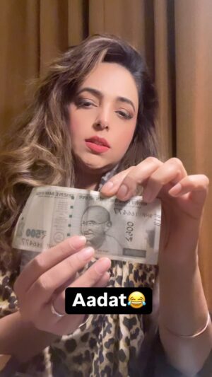 Sugandha Mishra Instagram - 😂 Aadat ho gayi hai mujhe 😂 
.
.
#lol #omg #trending #reels