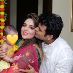Sugandha Mishra Instagram - "Celebrating our baby girl's first taste of solid food with the warmth & Blessings of family at home. May Annapurna Ma bless her with health, happiness, and a lifetime of prosperity 🙏🧿
#firstfood #annaprashan #blessed #babygirl #food #pooja #home #family #blessings #ma #ganpati #home #decor #solid #baby