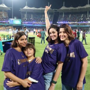 Suhana Khan Instagram - Worth the wait 💜🏆