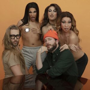 Suki Doll Instagram - It's all about the clavicle chérie 💋
.
PS: don't mind Kendal in her gray sweatpants, but if you do.... we are selling them to the highest bidder 💅
.
.
Models: @kendallgender, @pythia.queen, @_thesukidoll, @jeansebastiensenecal,
@poe.mtl
.
Photo by @jeansebastiensenecal 
Stylist @poe.mtl 
Makeup by @pythia.queen & @_thesukidoll