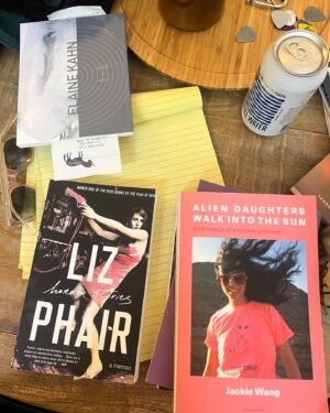 Suki Waterhouse Instagram - not enough time in the world for the amount of berries and books I wish to consume 🍓