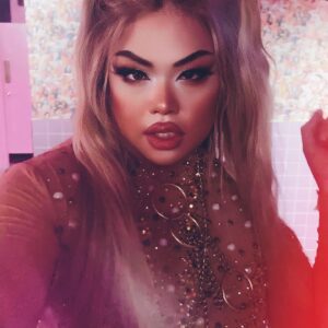Sum Ting Wong Instagram - My god I swear I look so ugly in a cut crease now 😵‍💫 was fun to try but glad to have my face back haha